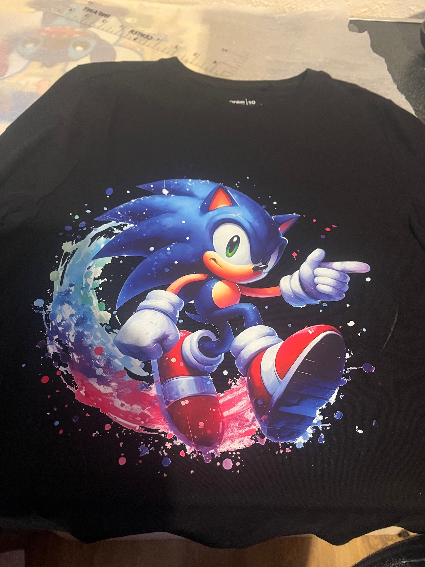 Sonic t shirt size 8