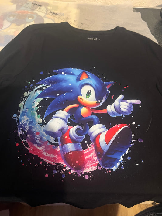 Sonic t shirt size 8